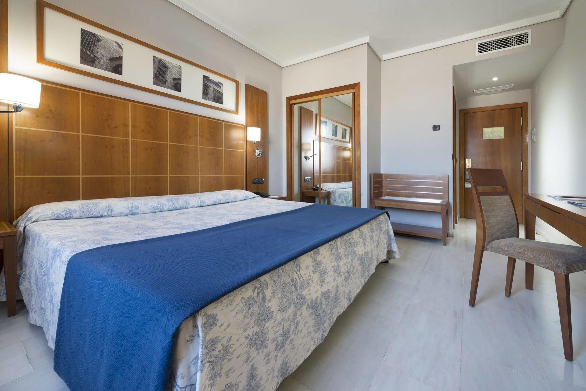 Exe Ciudad De Cordoba Hotel Eksteriør billede